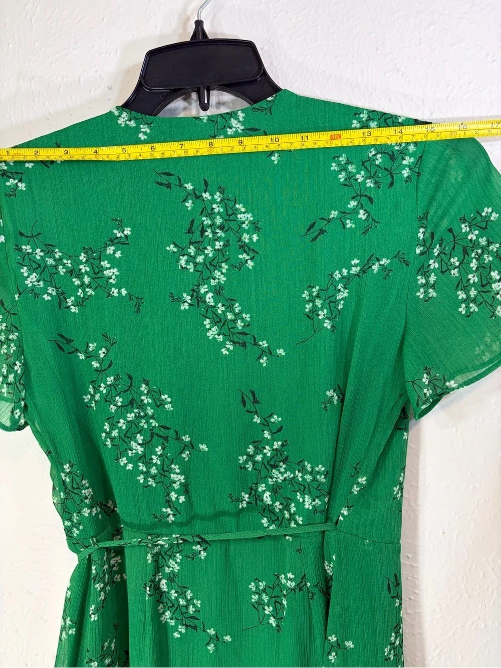 All in Favor Simone Floral Wrap Front Minidress Green & White XS Like New - Picture 9 of 9